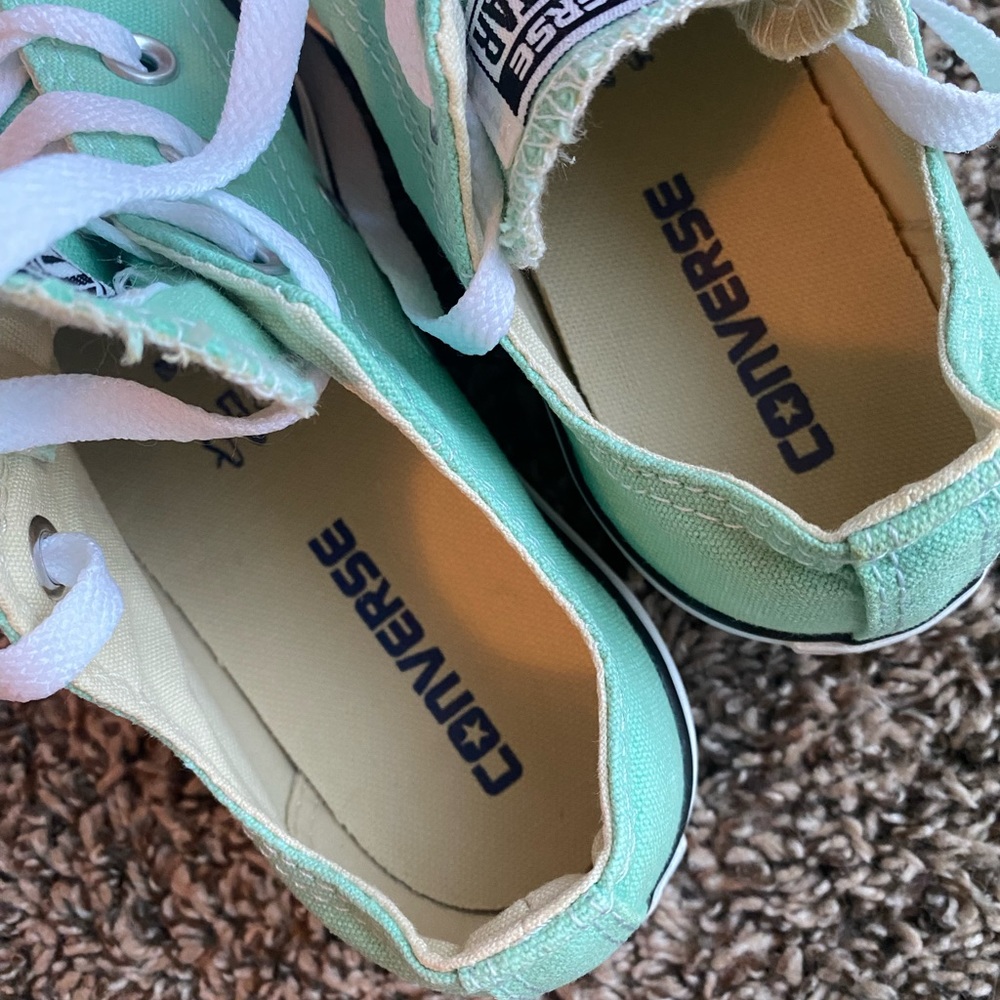 Converse shoes - Picture 6 of 8